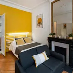 Rent a room of 166 m² in Paris