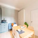 Rent a room of 70 m² in Milan