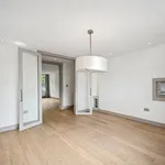 Rent 4 bedroom apartment of 184 m² in London