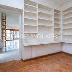 Rent 5 bedroom apartment of 180 m² in Roma