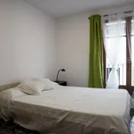 Rent 4 bedroom apartment in Barcelona