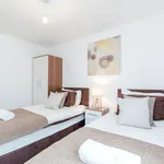 Rent 4 bedroom apartment of 69 m² in London