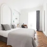 Rent 2 bedroom apartment of 640 m² in Paris