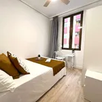 Rent a room of 100 m² in valencia