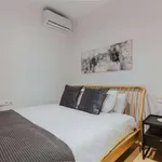 Rent 3 bedroom apartment of 95 m² in barcelona