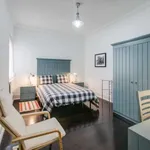 Rent a room of 210 m² in lisbon