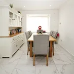 Rent 4 bedroom house in Basildon