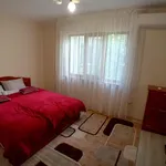 Rent 4 bedroom apartment of 95 m² in Кършияка