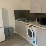 Rent 2 bedroom flat in East Midlands