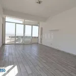 Affitto 3 camera appartamento di 75 m² in Naples