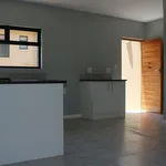 Rent 2 bedroom apartment of 4000 m² in Buffalo City Ward 31