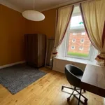 Rent 2 bedroom flat in Scotland