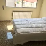 Rent a room of 120 m² in valencia