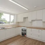 Rent 4 bedroom flat in South East England