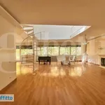 Rent 5 bedroom apartment of 200 m² in Rome