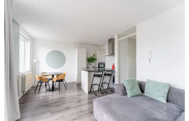 Huur 2 slaapkamer appartement van 54 m² in Almere