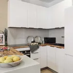 Rent 4 bedroom apartment of 67 m² in Barcelona