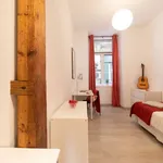 Rent a room of 120 m² in lisbon