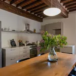 Rent 2 bedroom apartment in Cortona