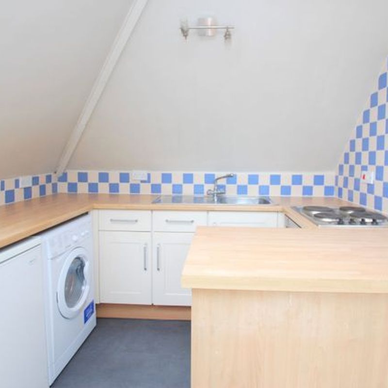 Flat to rent in York Road, Guildford, Surrey GU1 Westcott