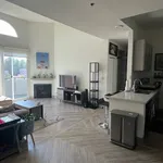 Rent 2 bedroom apartment in Sherman Oaks