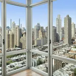 Rent 3 bedroom apartment of 274 m² in New York City