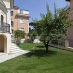 Rent 13 bedroom house of 500 m² in Roma