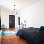 Appartement de 420 m² avec 11 chambre(s) en location à Liège