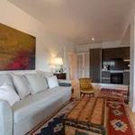 Rent 4 bedroom apartment of 160 m² in lisbon