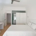 Rent a room of 210 m² in lisbon