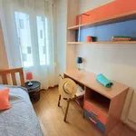 Rent a room of 145 m² in lisbon