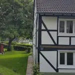 Miete 4 Schlafzimmer wohnung von 100 m² in Krefeld