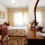 Rent a room of 90 m² in madrid