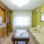 Rent a room of 100 m² in madrid