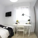 Rent a room of 100 m² in madrid