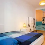 Rent a room of 100 m² in lisbon