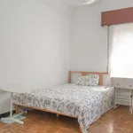 Rent a room of 100 m² in madrid