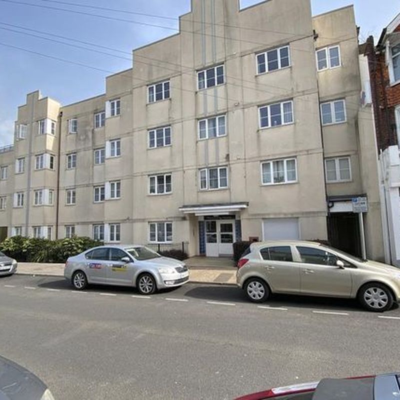 Flat to rent in Discovery House, Eastbourne BN21
