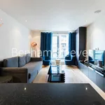 Rent 2 bedroom apartment of 71 m² in London