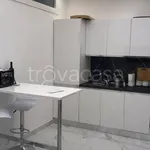 Affitto 2 camera appartamento di 75 m² in Napoli