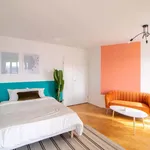 Rent a room of 82 m² in Saint-Denis