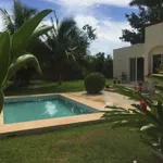 Rent 4 bedroom house of 390 m² in Mérida