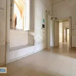 Rent 5 bedroom apartment of 140 m² in Naples