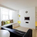 Rent 1 bedroom apartment of 355 m² in London