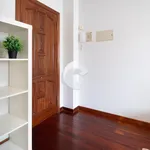 Rent 2 bedroom apartment of 65 m² in Ourense