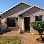 Rent 2 bedroom house of 3333 m² in Soweto