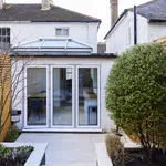 Rent 3 bedroom apartment of 60 m² in Weybridge