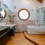 Rent 6 bedroom apartment of 270 m² in Padova