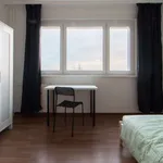 Rent a room of 100 m² in Berlin