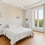 Rent 3 bedroom apartment of 135 m² in Paris